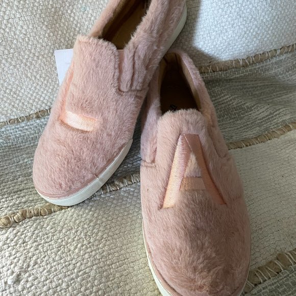 NWT~.Qupid Light Pink Fuzzy Loafers~sz 9 - Picture 2 of 13